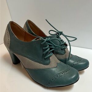 Chelsea Crew teal and grey lace up heeled shoes 40w